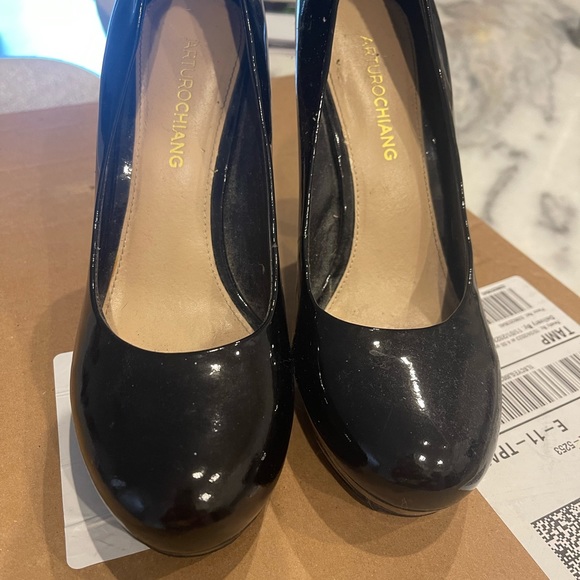 Black patent heels/shoes - Picture 1 of 6